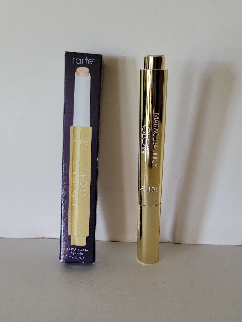 NWT tarte Maracuja Juicy Glow Highlighting Stick, Pearlescent Glow